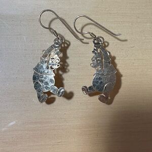 Disney Winnie the Pooh Dangle Earrings